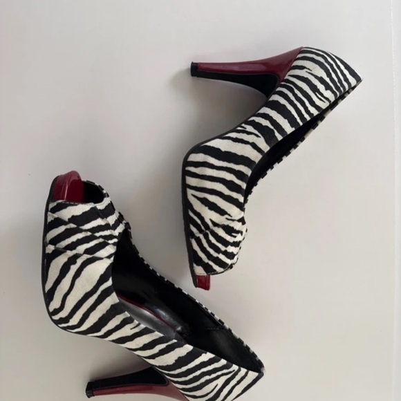 Candie's Black & White Zebra Peep-Toe Heels with Red Accents - Picture 4 of 5
